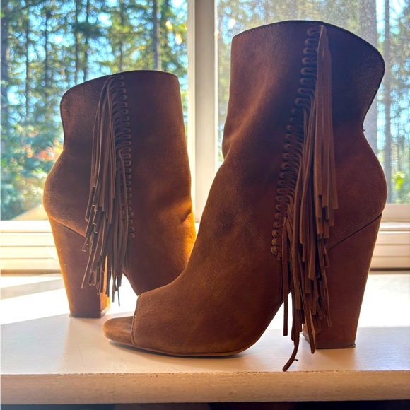 Brown Fringe and Suede Shoes with Peep Toe Size 8 - Picture 2 of 9